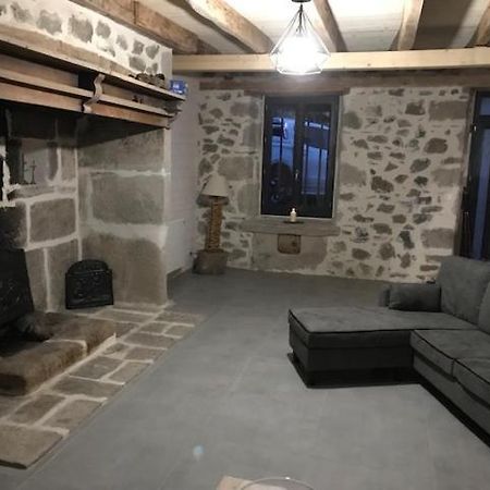 GITE pour famille Saint-Clément Extérieur photo