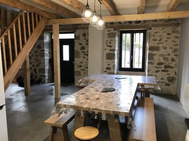 GITE pour famille Saint-Clément Extérieur photo