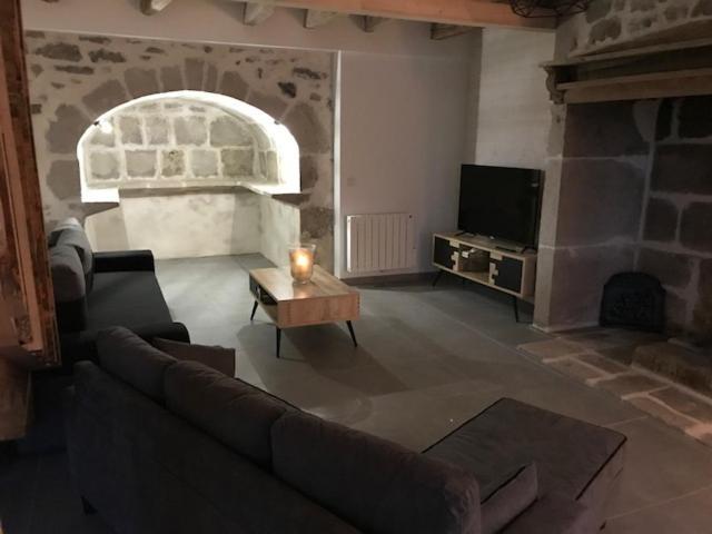 GITE pour famille Saint-Clément Extérieur photo